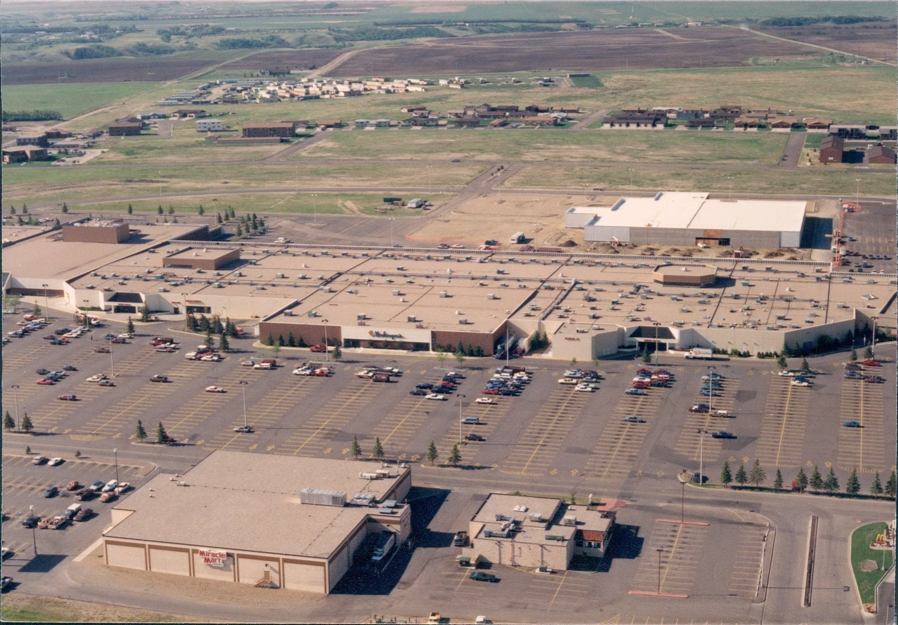 Dakota Square Mall